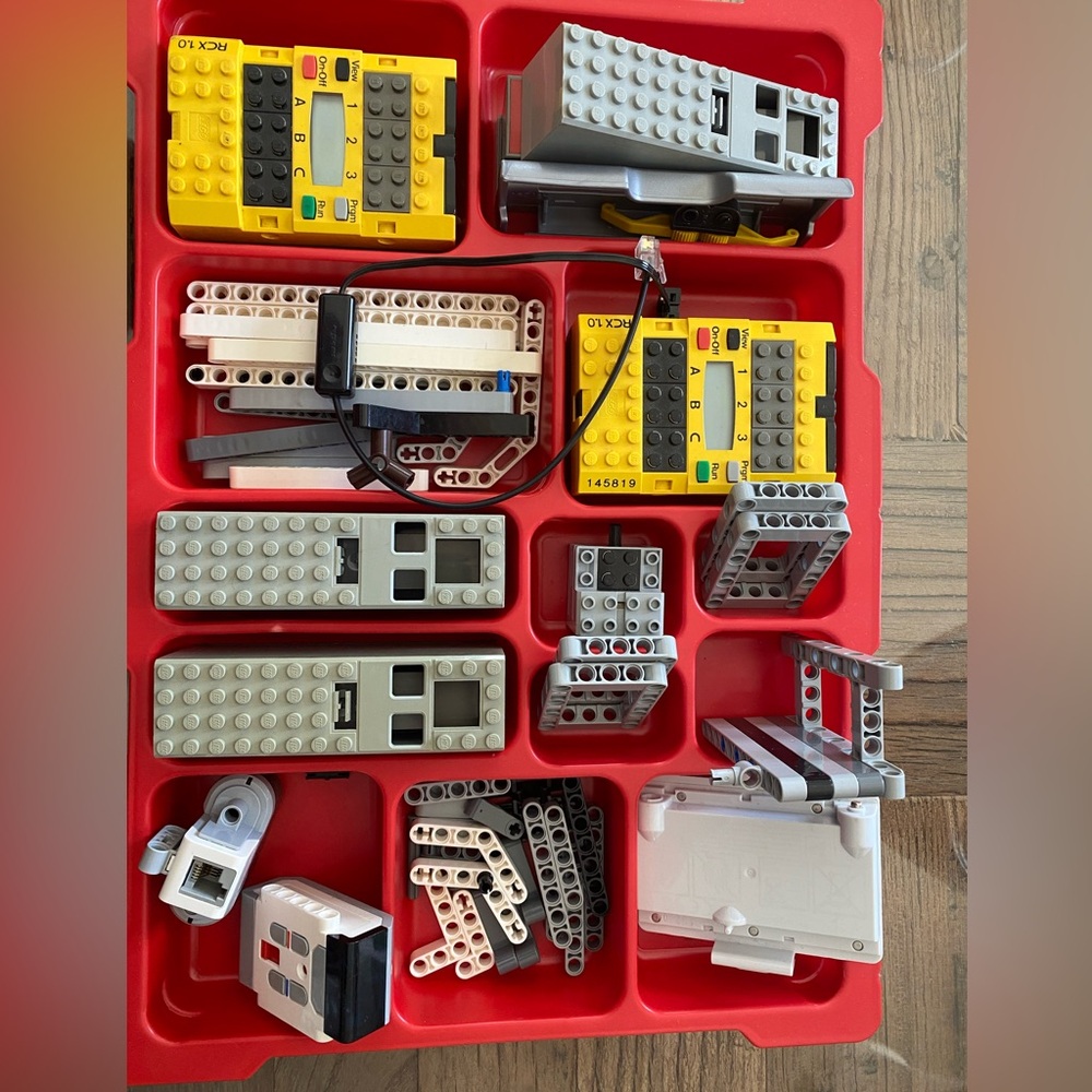 LEGO Partial Mindstorms EV3 Intelligent Brick Set & Misc Parts - Picture 4 of 5
